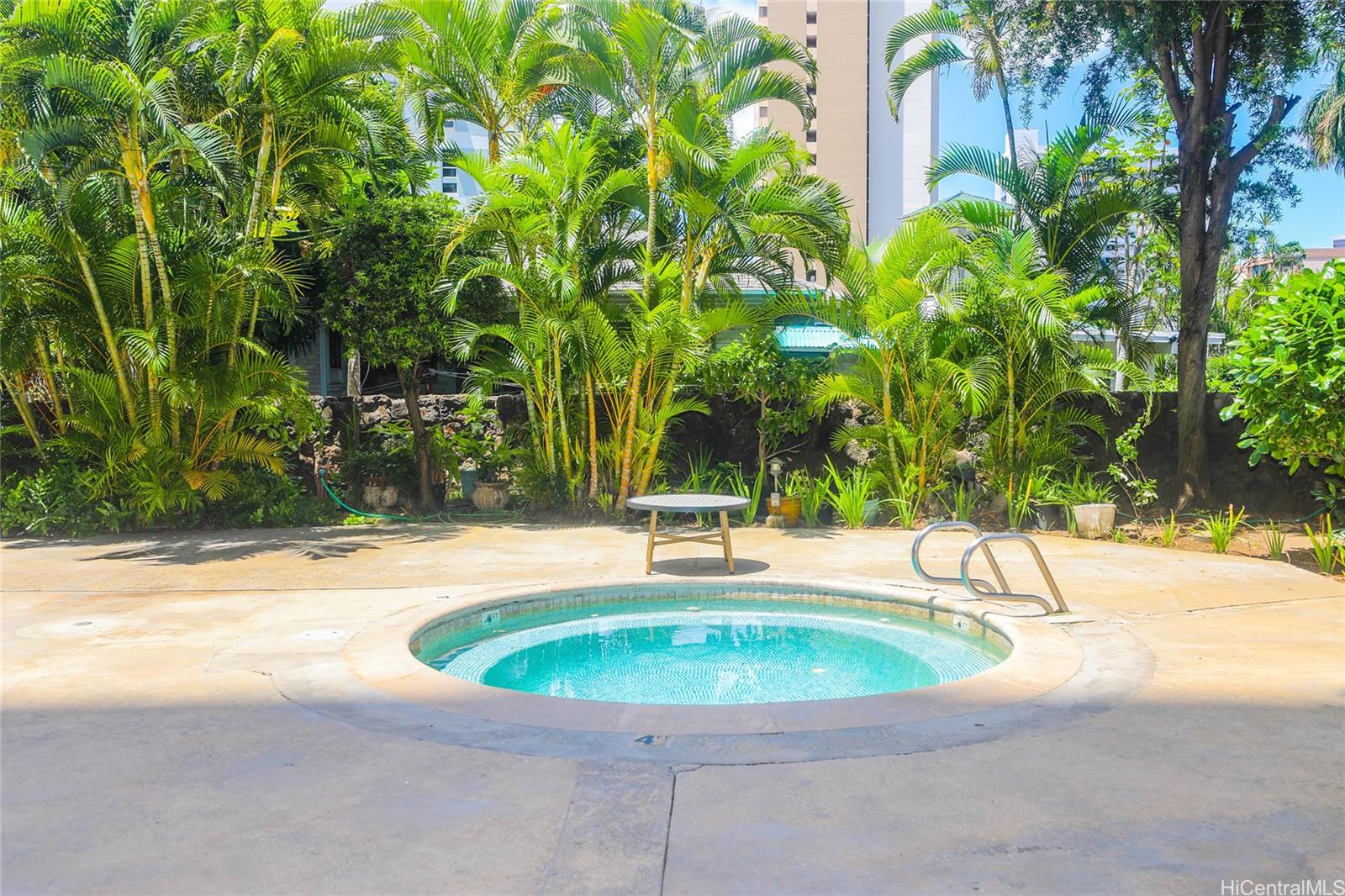 Camelot condo # 506, Honolulu, Hawaii - photo 19 of 25