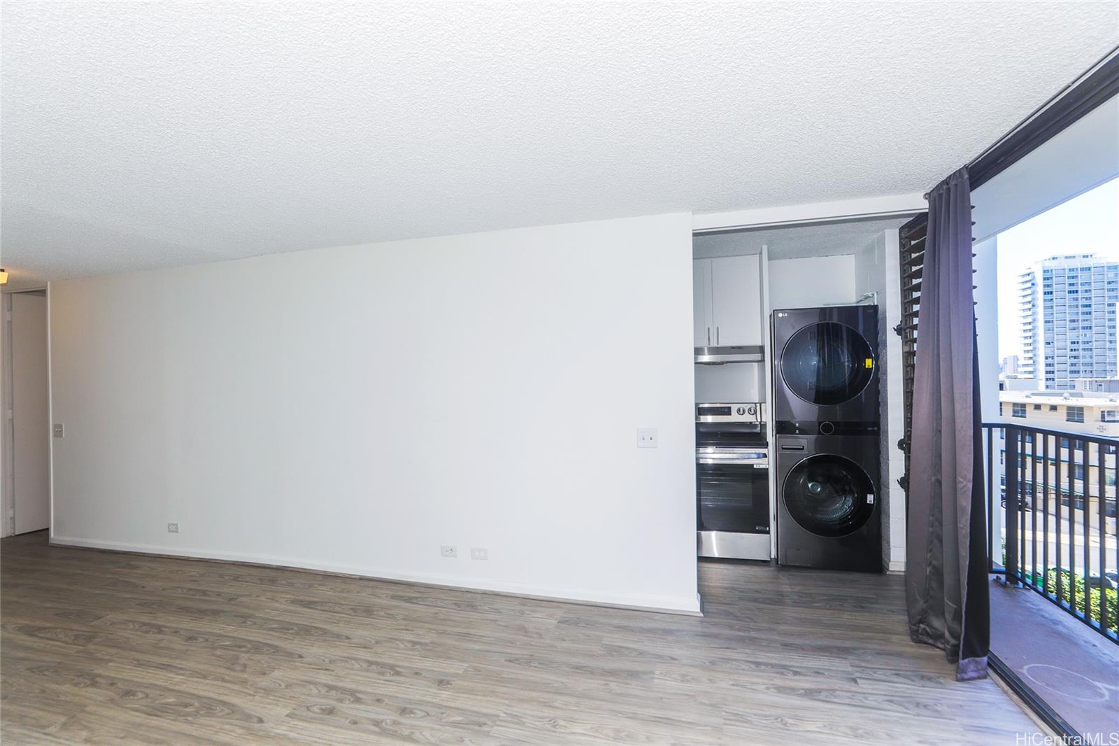 Camelot condo # 506, Honolulu, Hawaii - photo 4 of 25