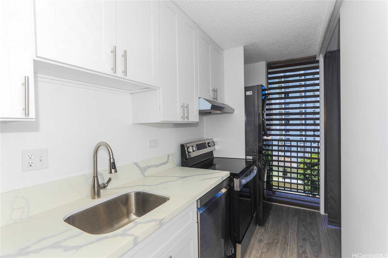 Camelot condo # 506, Honolulu, Hawaii - photo 7 of 25