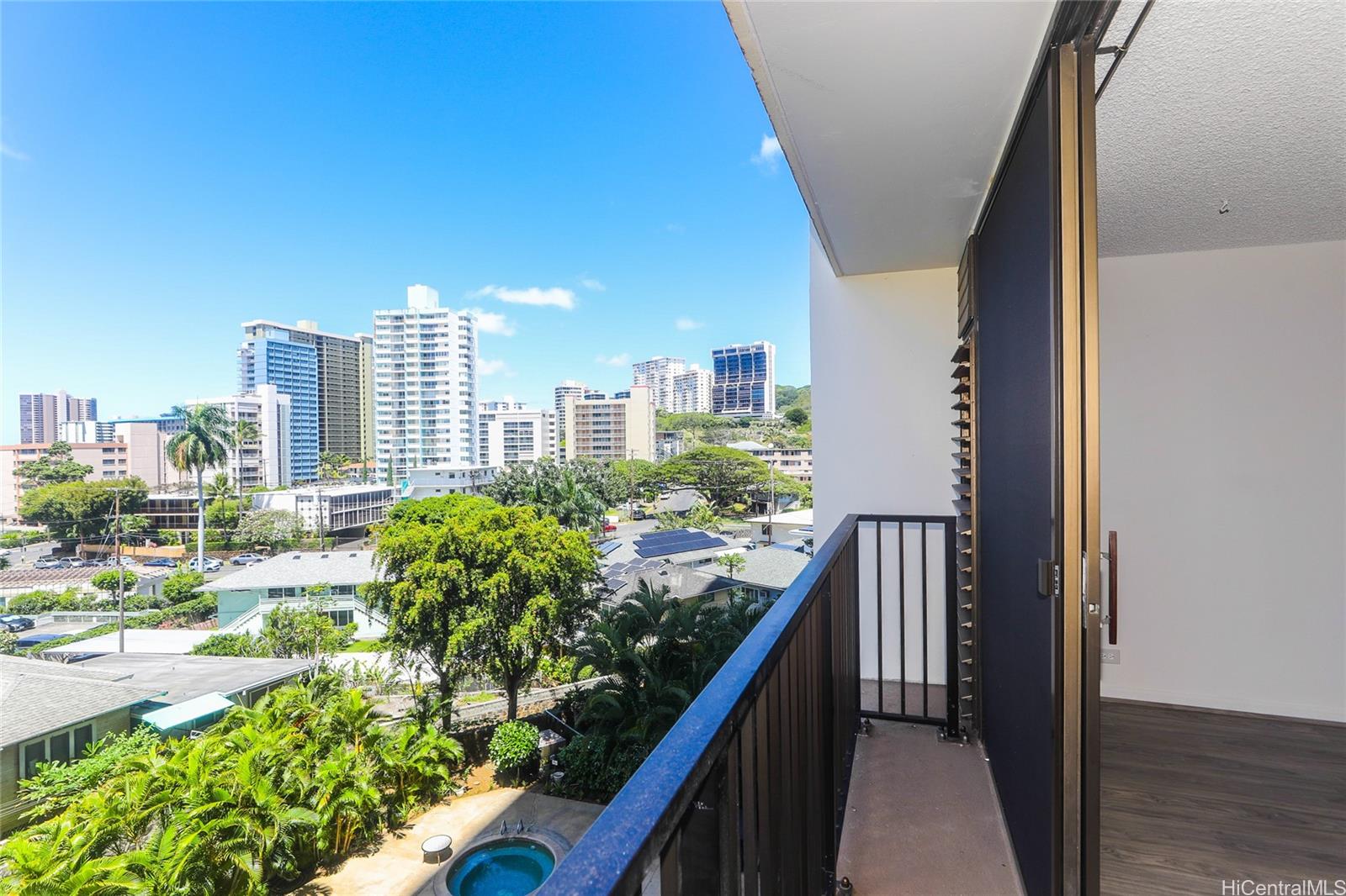 Camelot condo # 506, Honolulu, Hawaii - photo 8 of 25