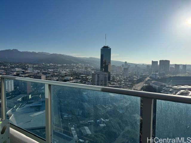 1631 Kapiolani Blvd Honolulu - Rental - photo 2 of 13