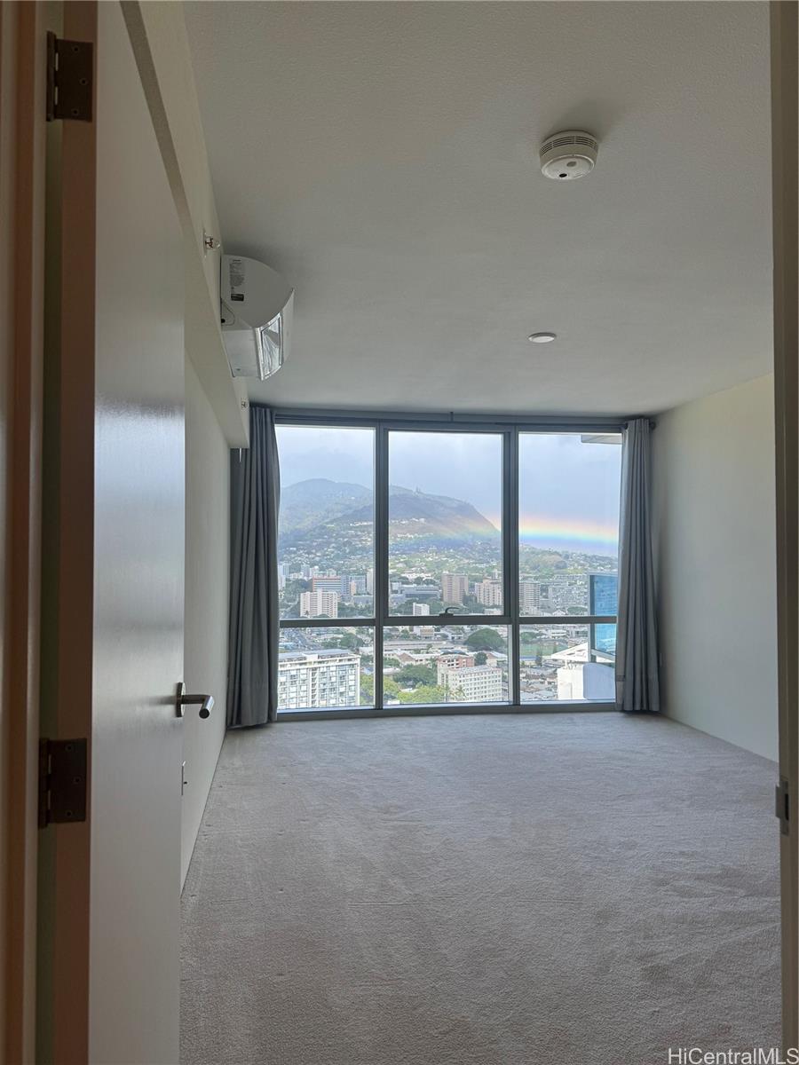 Kapiolani Residence condo # 3403, Honolulu, Hawaii - photo 6 of 15