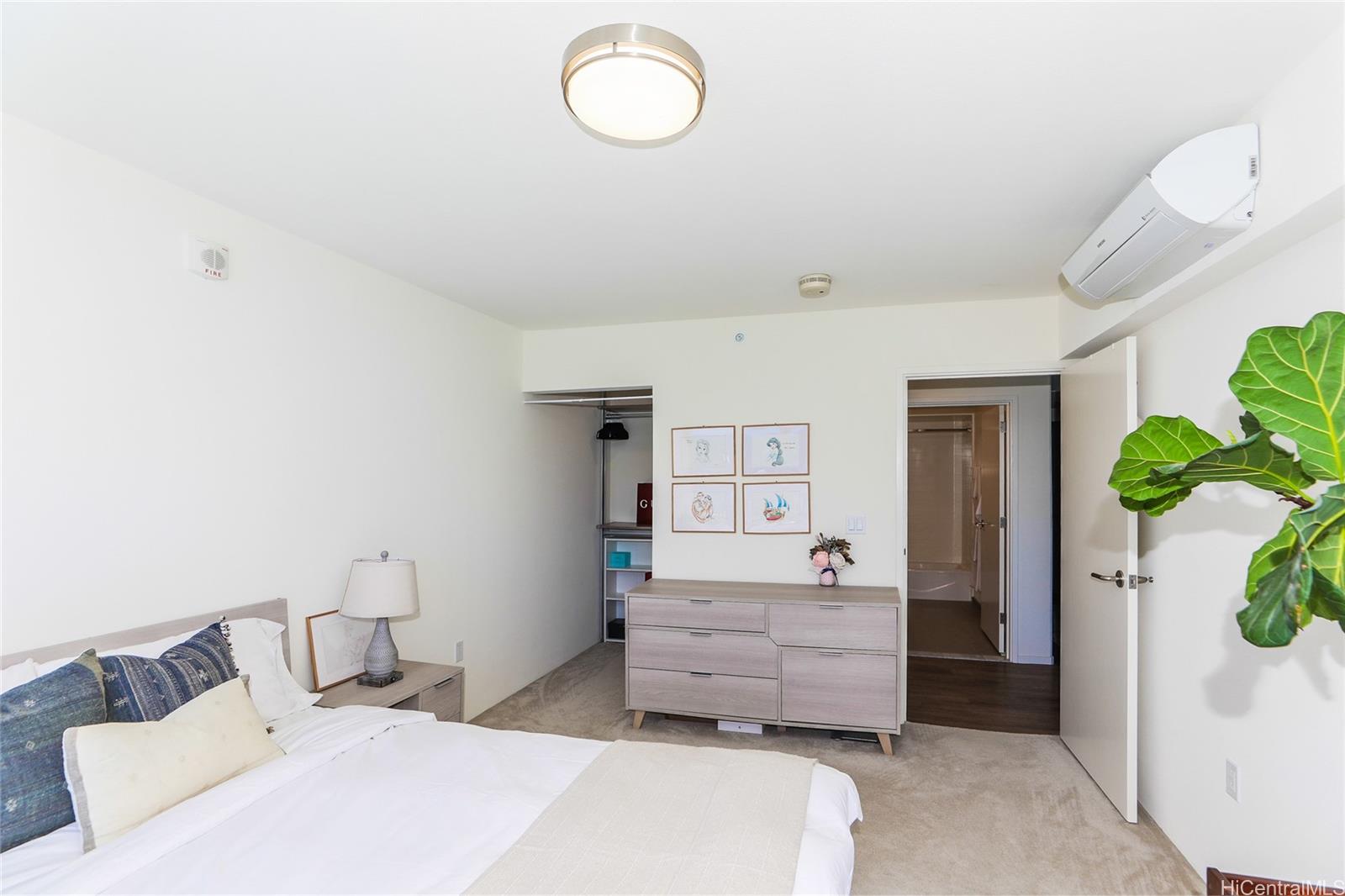 Kapiolani Residence condo # 3505, Honolulu, Hawaii - photo 15 of 25