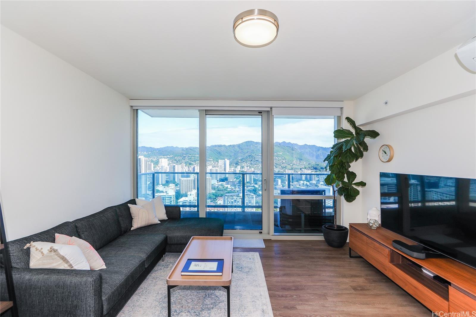 Kapiolani Residence condo # 3505, Honolulu, Hawaii - photo 6 of 25