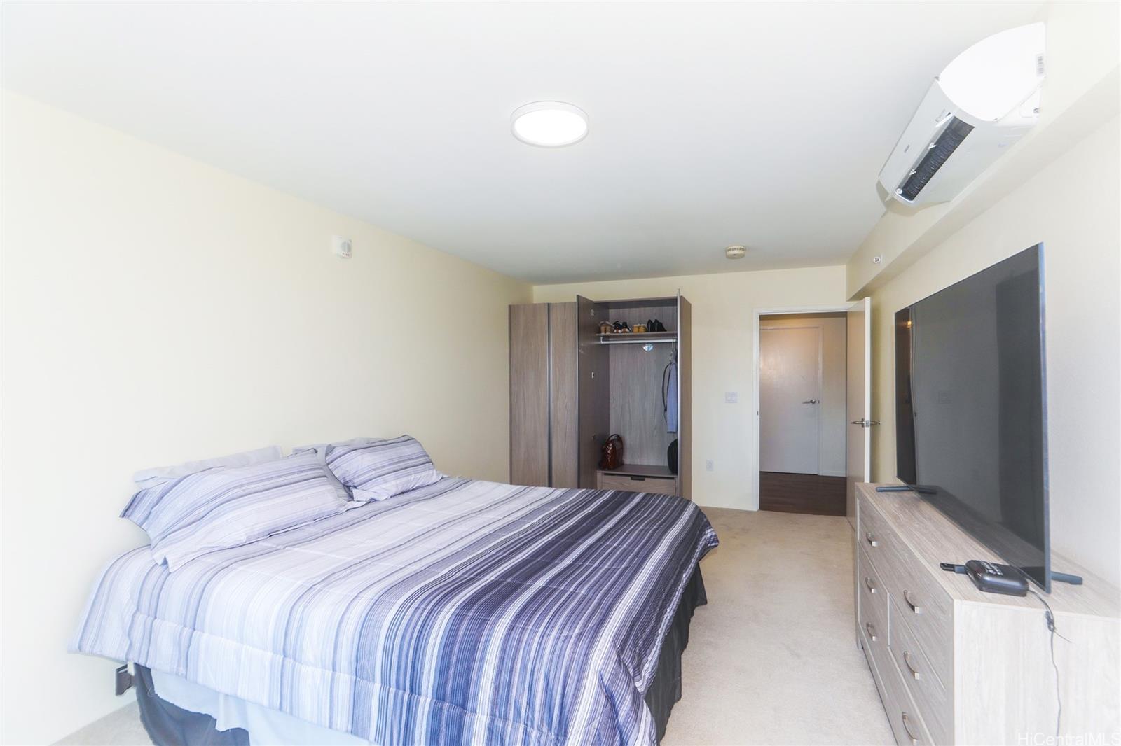 Kapiolani Residence condo # 4004, Honolulu, Hawaii - photo 11 of 25