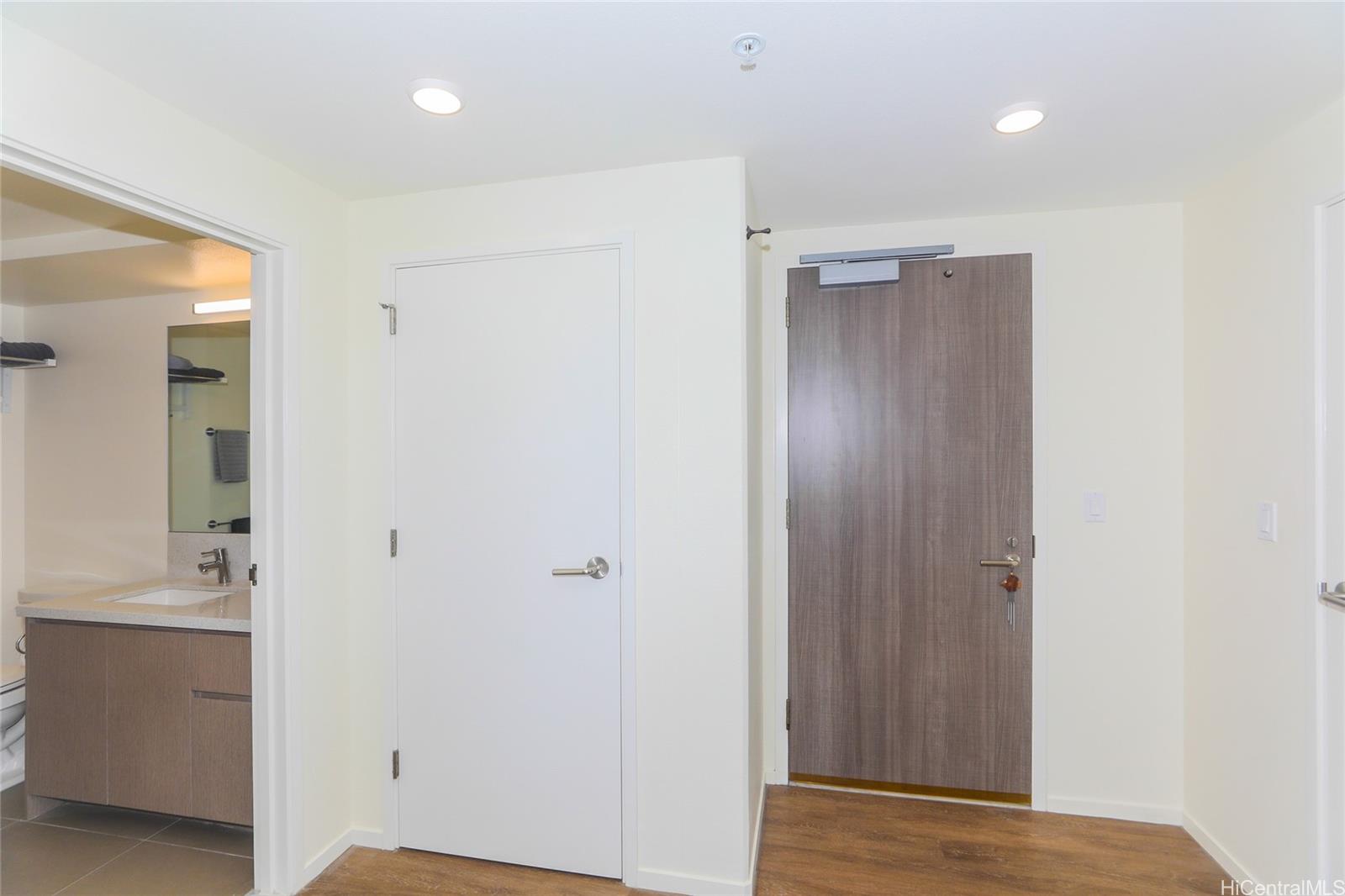 Kapiolani Residence condo # 4004, Honolulu, Hawaii - photo 14 of 25