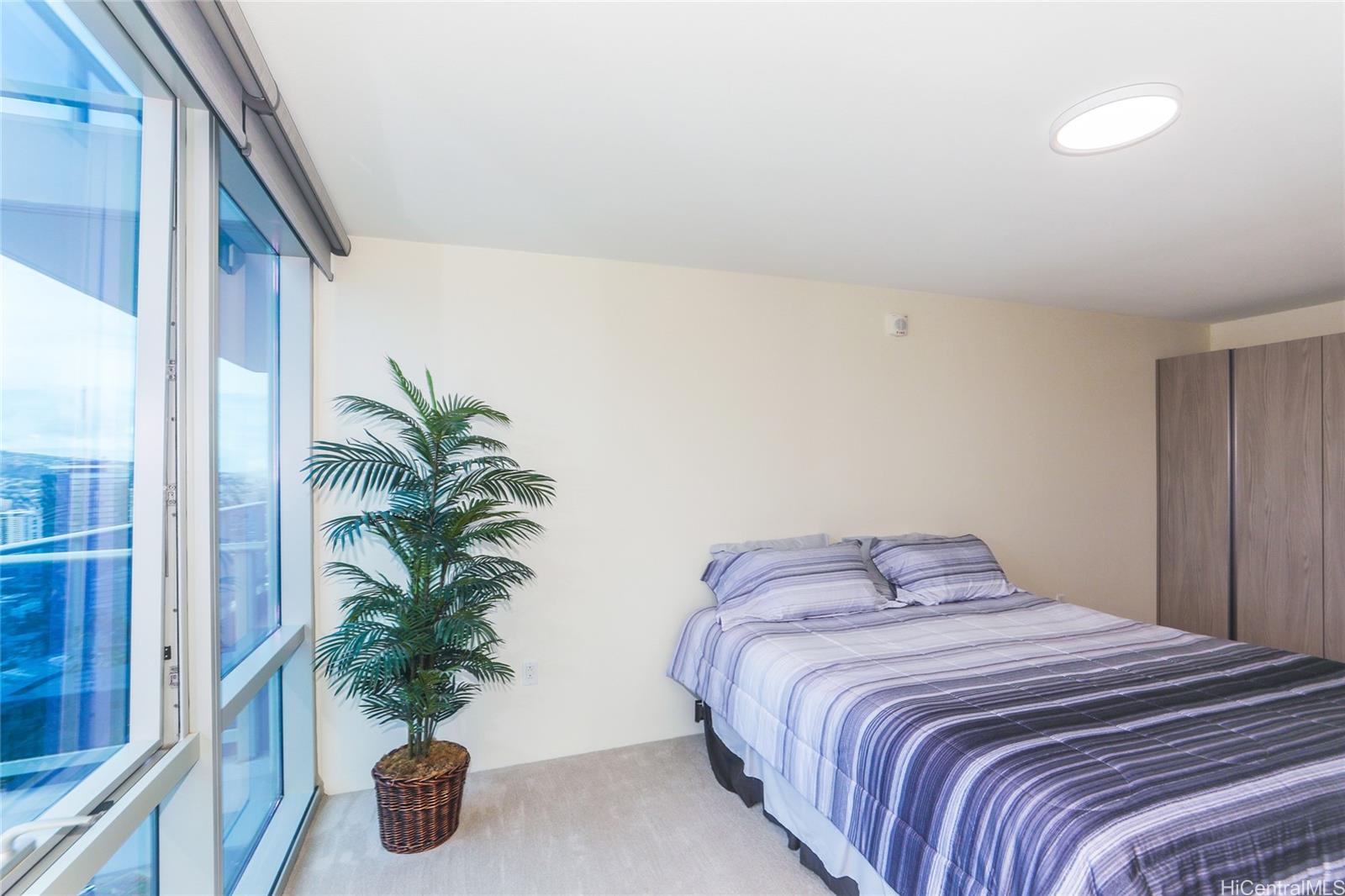 Kapiolani Residence condo # 4004, Honolulu, Hawaii - photo 10 of 25