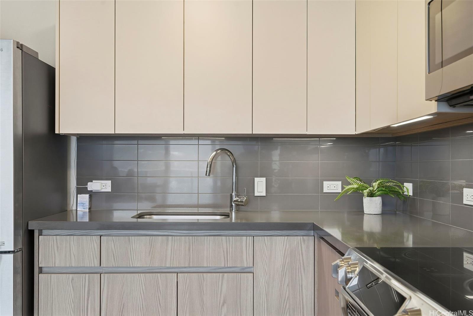 Kapiolani Residence condo # 4004, Honolulu, Hawaii - photo 14 of 25