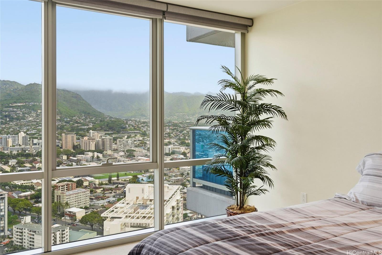 Kapiolani Residence condo # 4004, Honolulu, Hawaii - photo 19 of 25