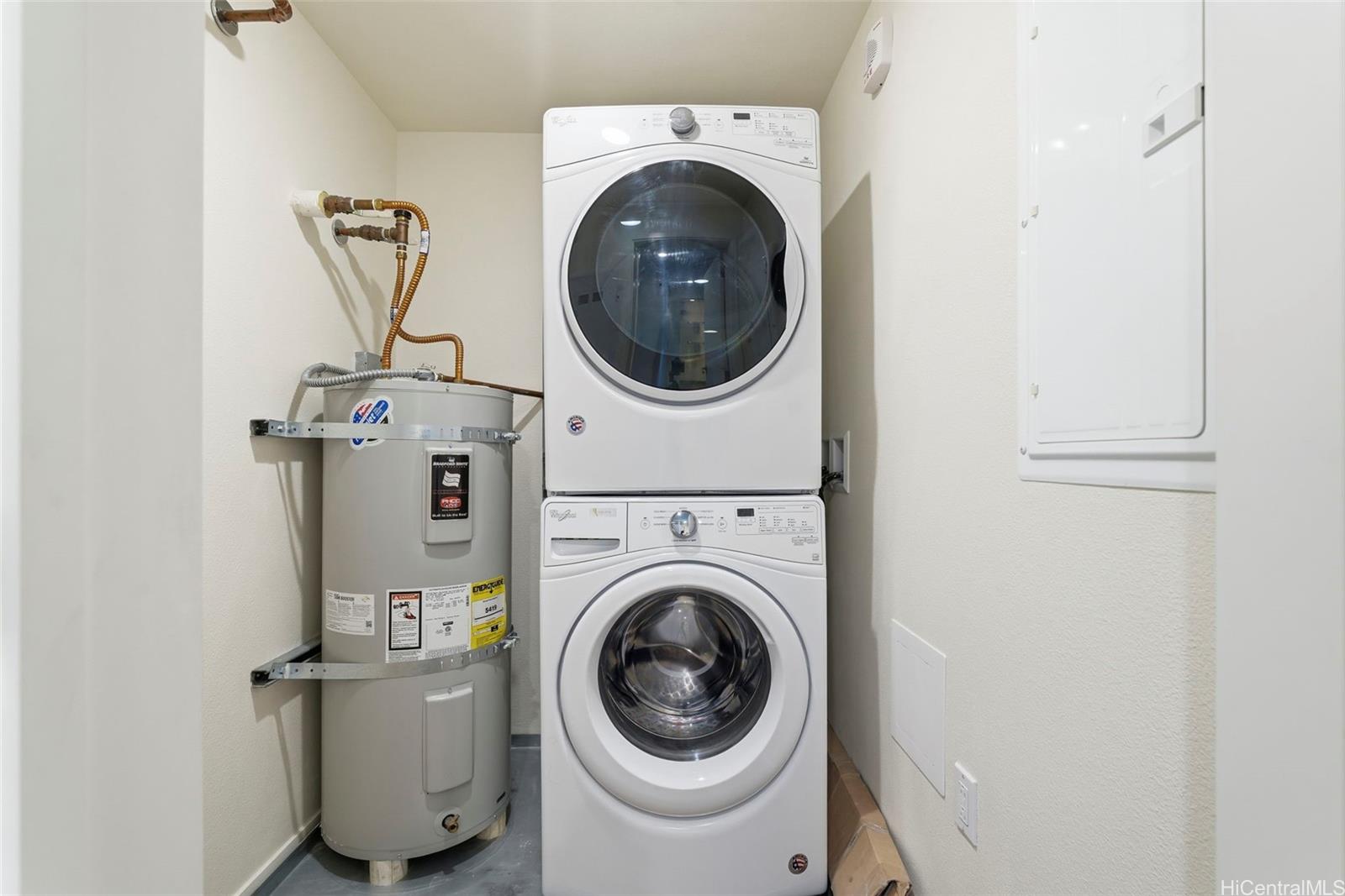 Kapiolani Residence condo # 4004, Honolulu, Hawaii - photo 22 of 25