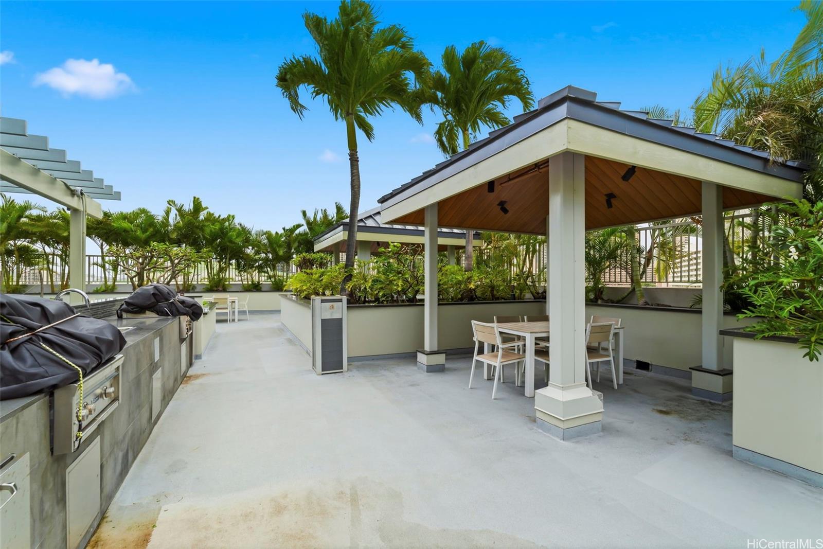 Kapiolani Residence condo # 4004, Honolulu, Hawaii - photo 23 of 25