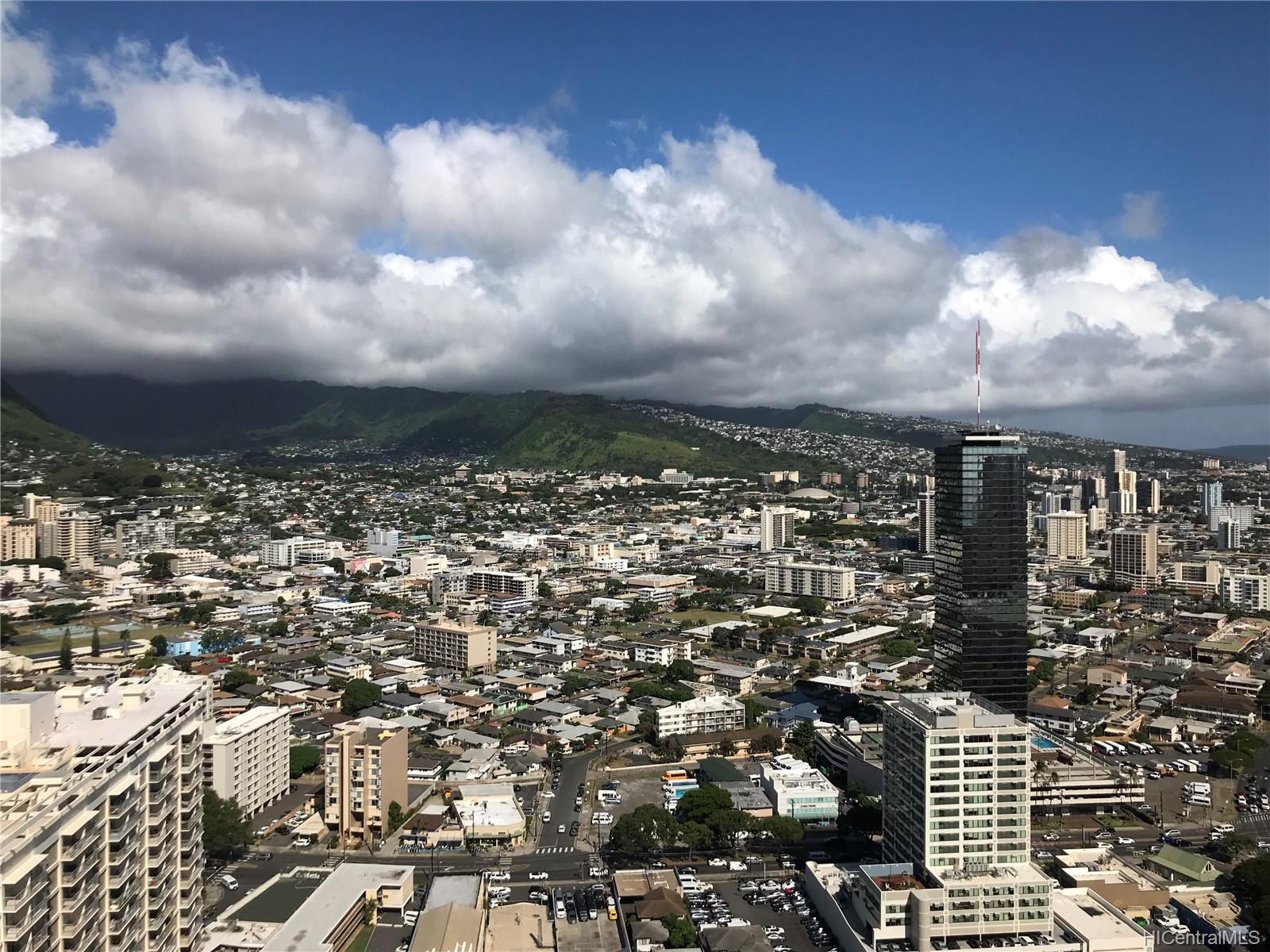 Kapiolani Residence condo # 4206, Honolulu, Hawaii - photo 7 of 12