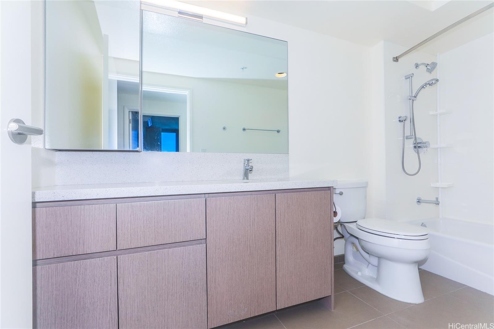 Kapiolani Residence condo # 4510, Honolulu, Hawaii - photo 14 of 15