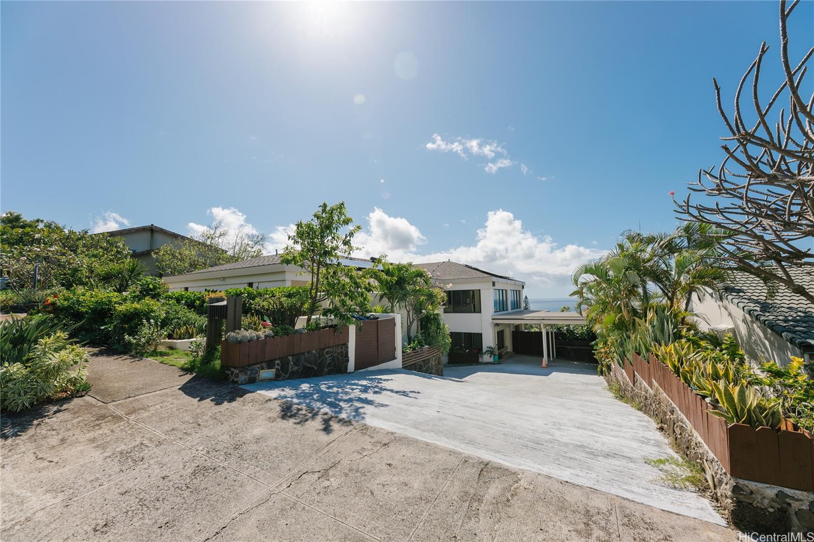 1632  Ihiloa Loop Waialae Iki, Diamond Head home - photo 2 of 25