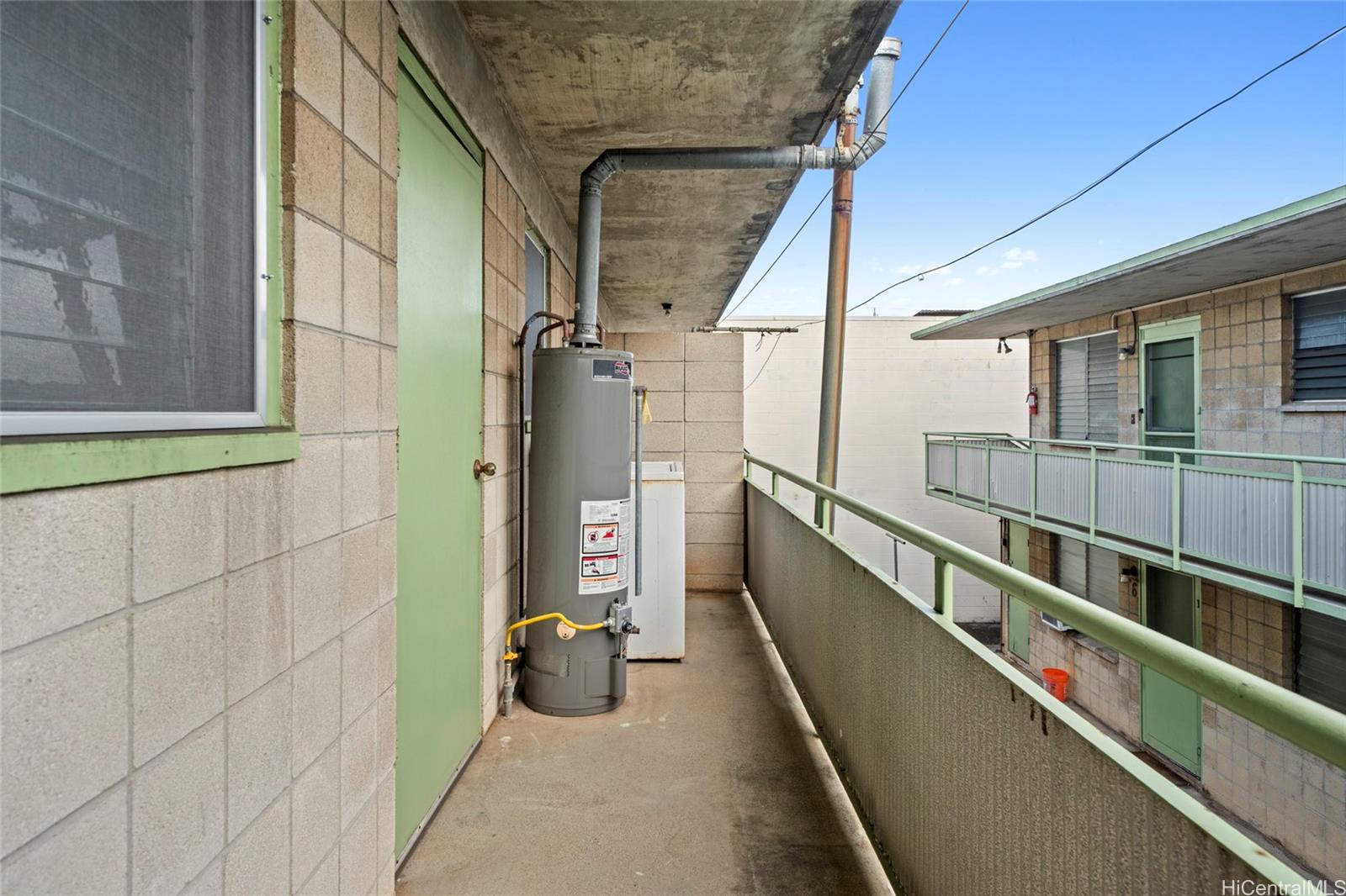 1636 Kahai St Honolulu - Multi-family - photo 16 of 24