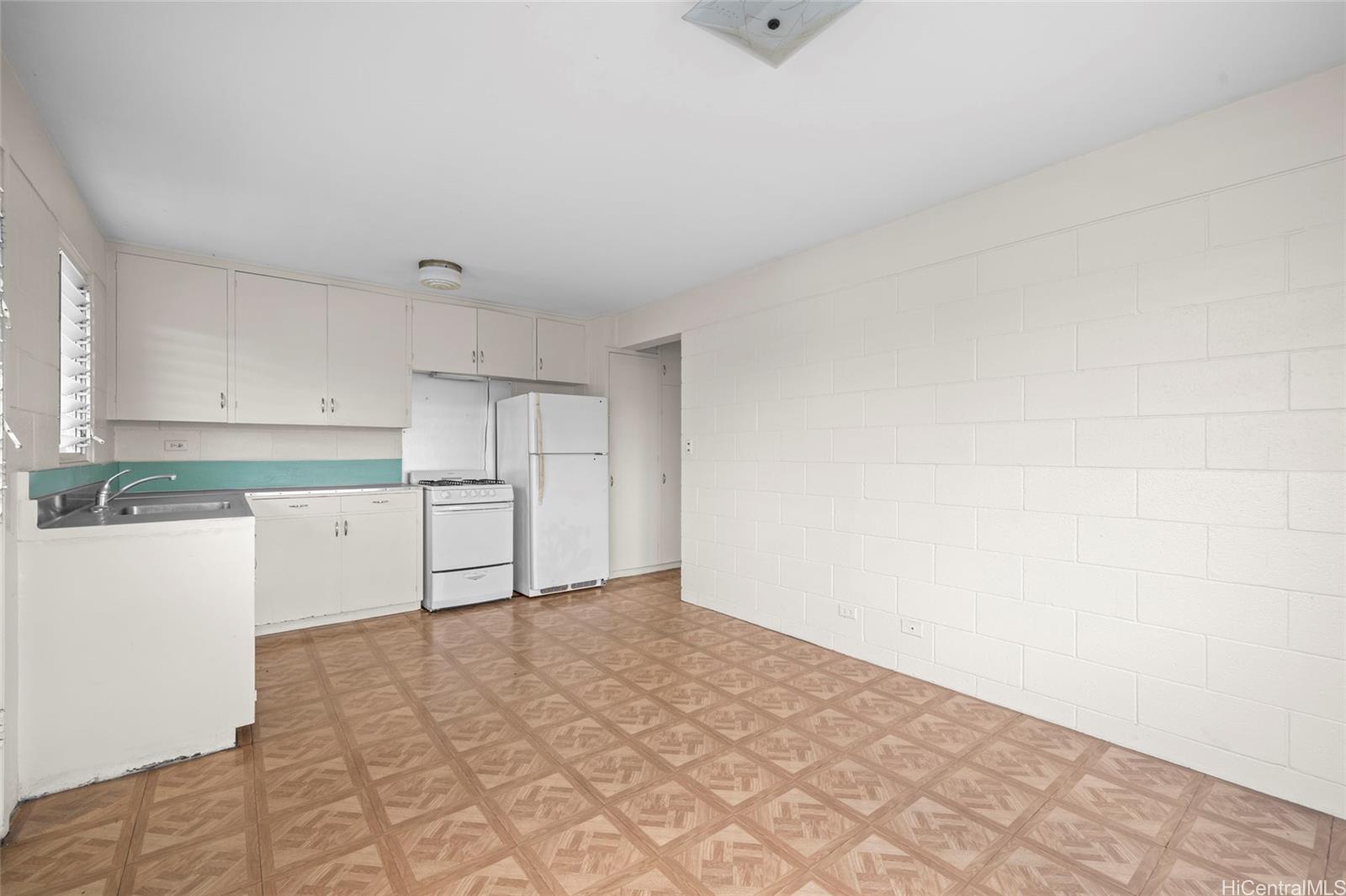 1636 Kahai St Honolulu - Multi-family - photo 8 of 24