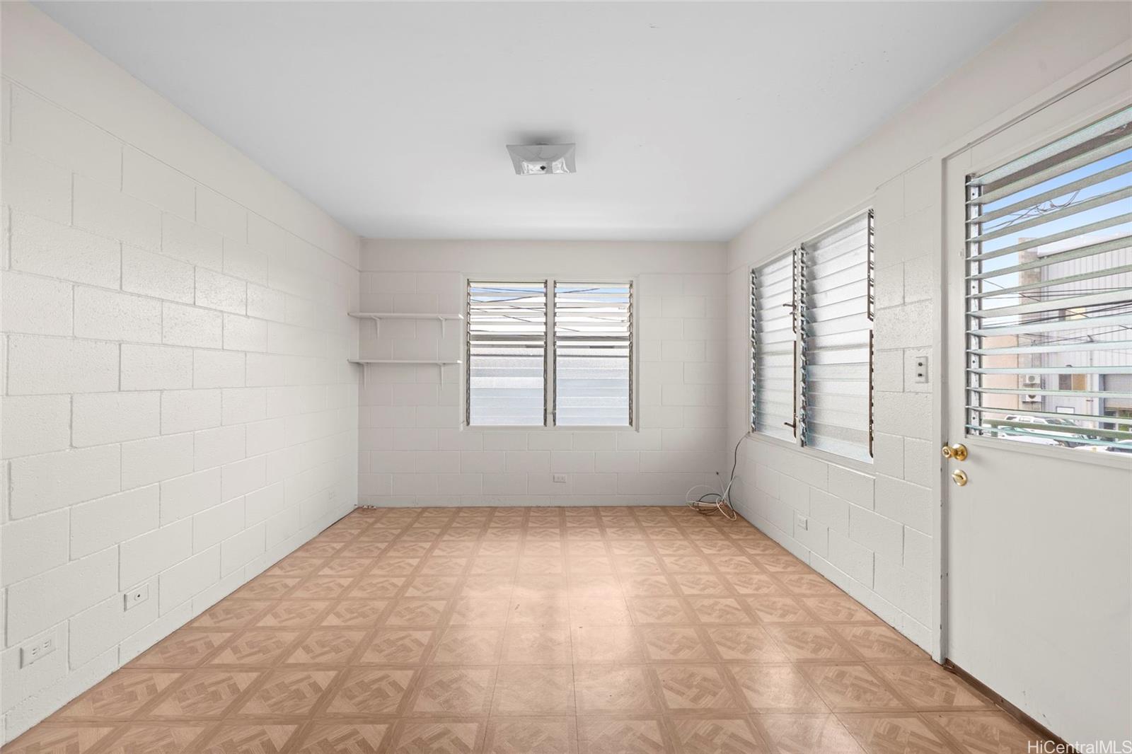 1636 Kahai St Honolulu - Multi-family - photo 10 of 24