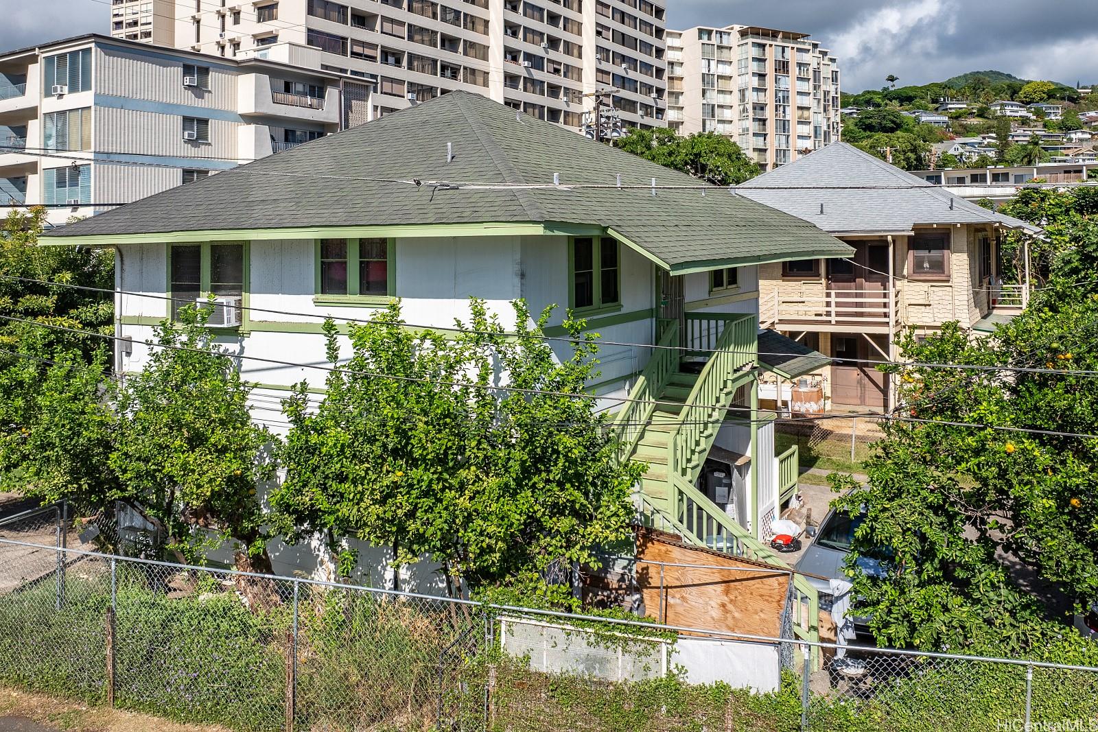 1637 Kewalo St Honolulu - Multi-family - photo 15 of 20