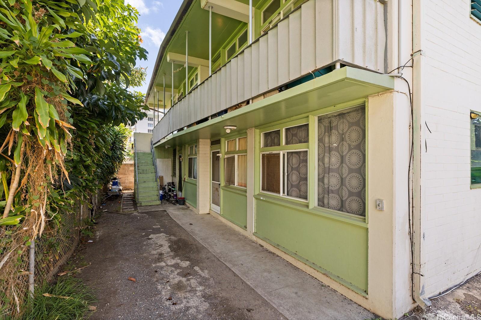 1637 Kewalo St Honolulu - Multi-family - photo 16 of 20