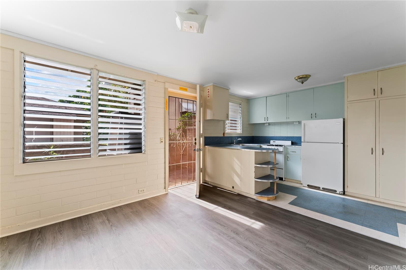 1639 Liholiho St Honolulu - Multi-family - photo 13 of 25