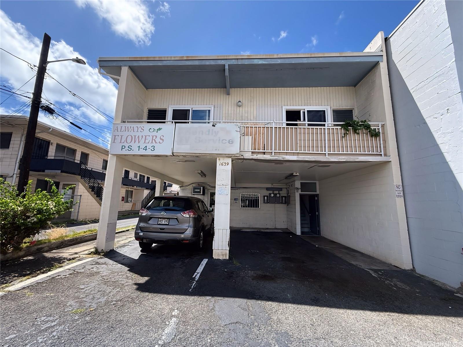 1639 Liliha Street Honolulu - Multi-family - photo 4 of 9