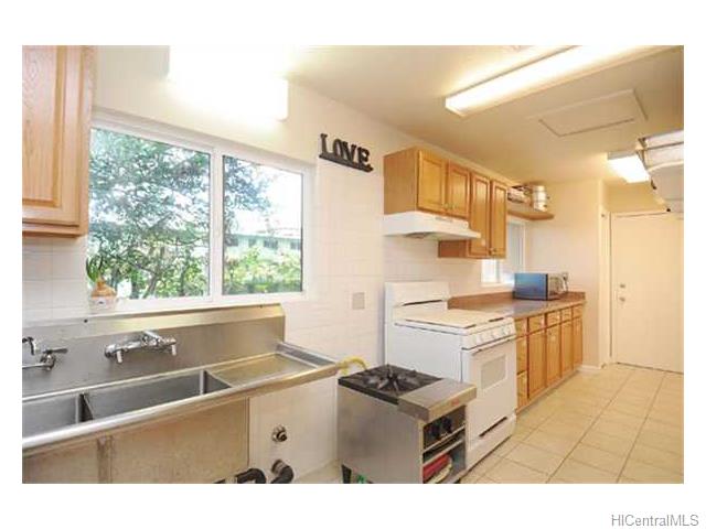 1640 S King St Honolulu Oahu commercial real estate photo5 of 10