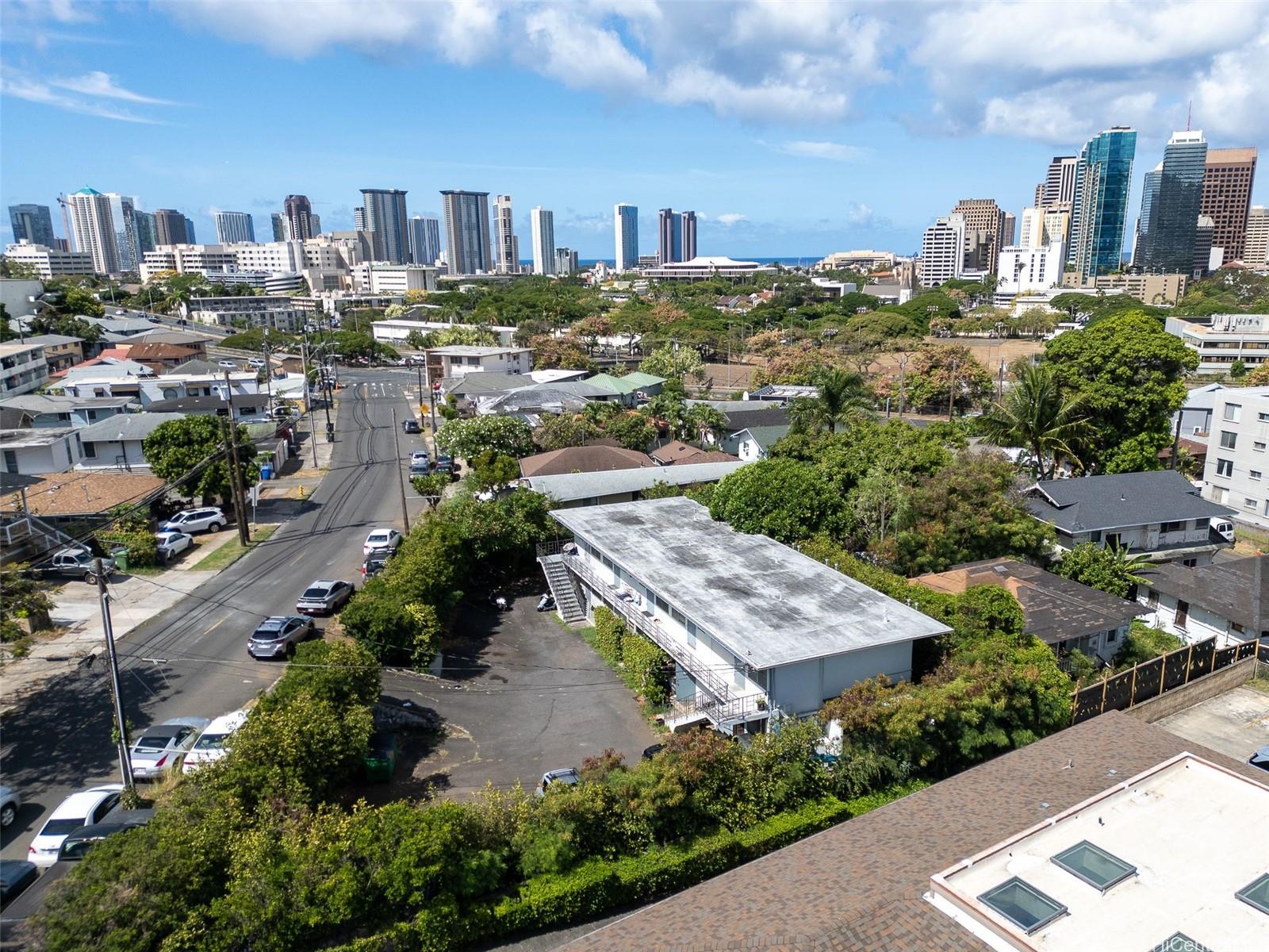 1640  Lusitana Street Punchbowl Area, Honolulu home - photo 2 of 23