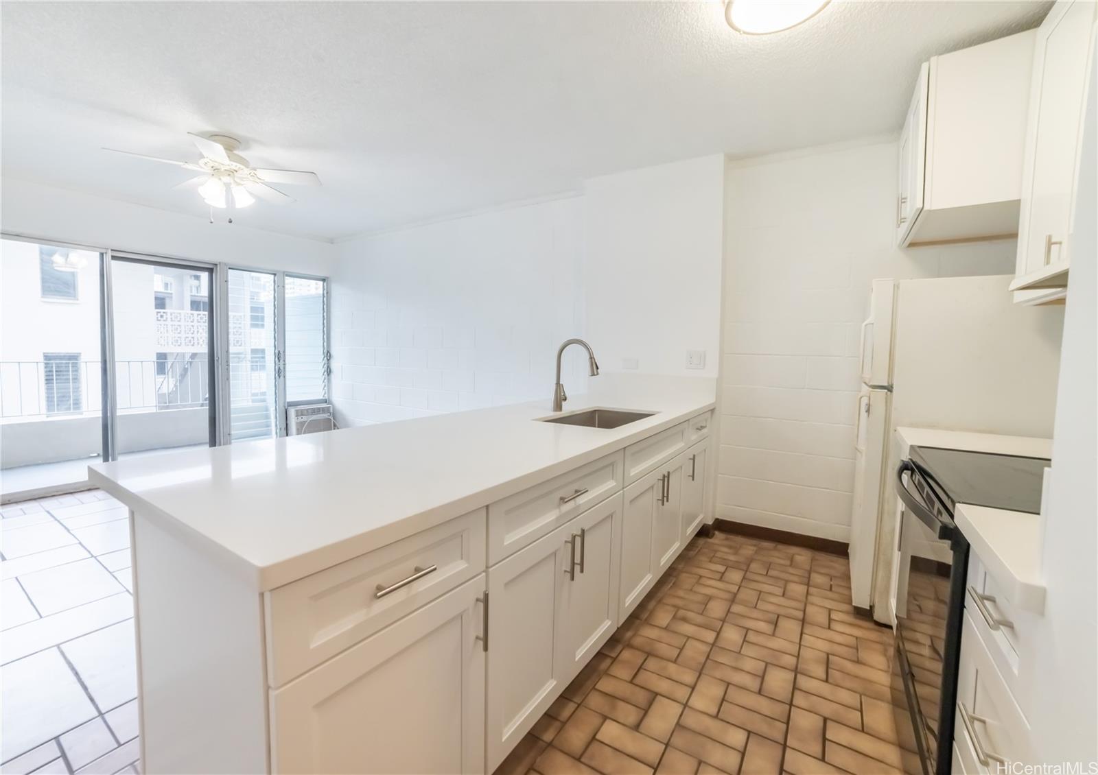 Makiki Winds Apts condo # 202, Honolulu, Hawaii - photo 5 of 16