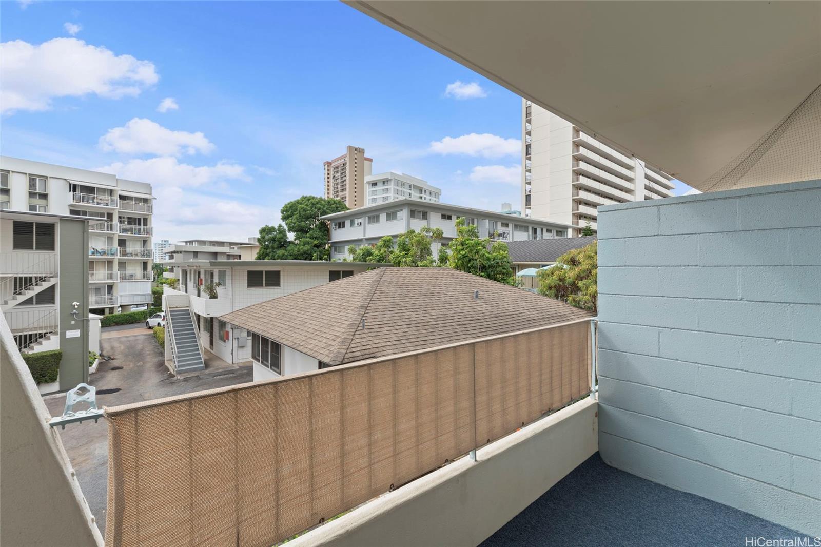 Makiki Winds Apts condo # 208, Honolulu, Hawaii - photo 11 of 13