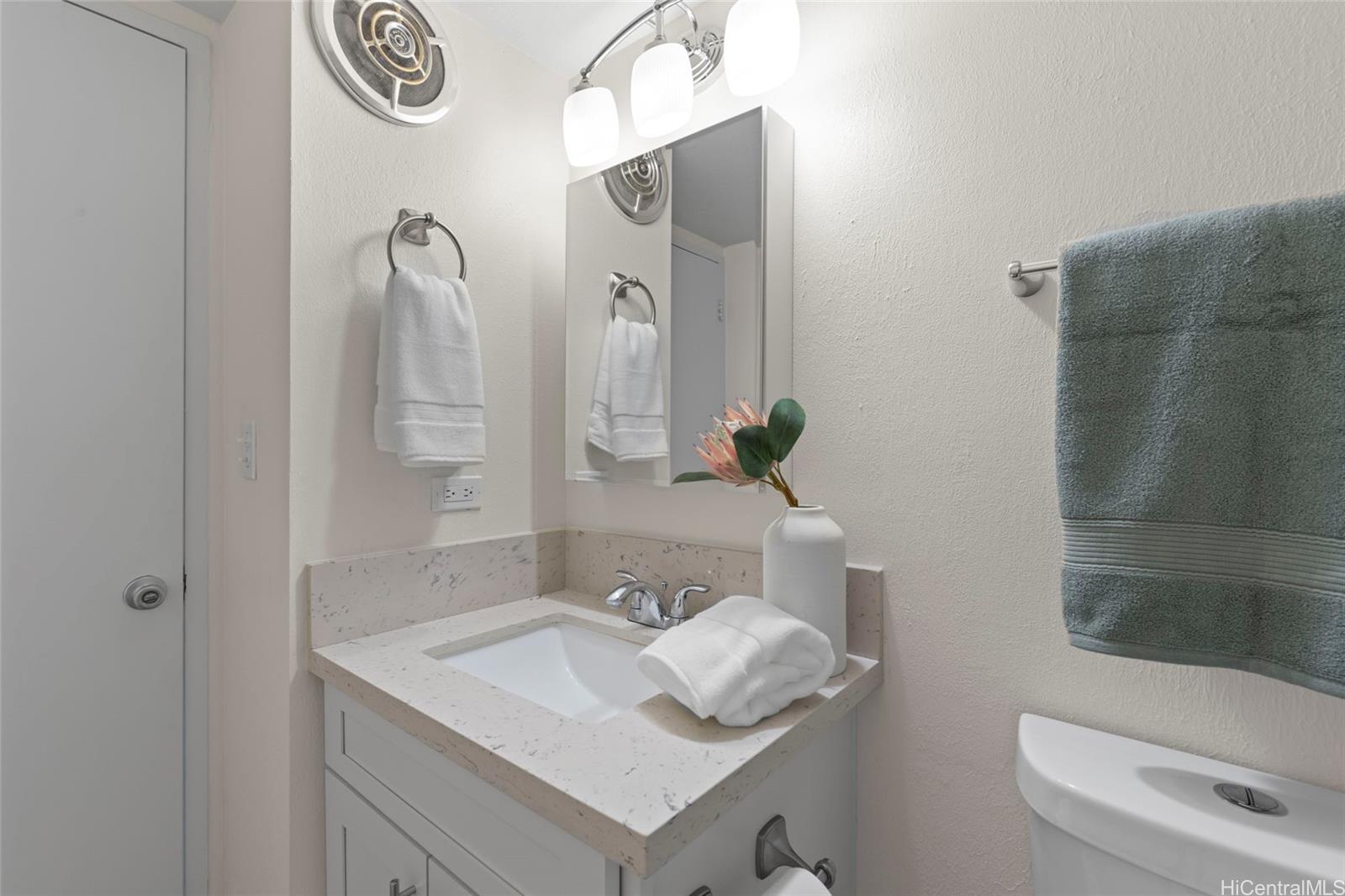 Makiki Winds Apts condo # 208, Honolulu, Hawaii - photo 10 of 13