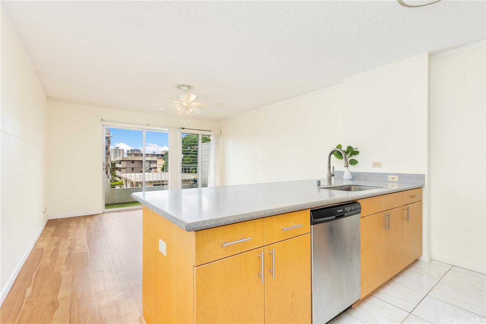 Makiki Winds Apts condo # 308, Honolulu, Hawaii - photo 5 of 16