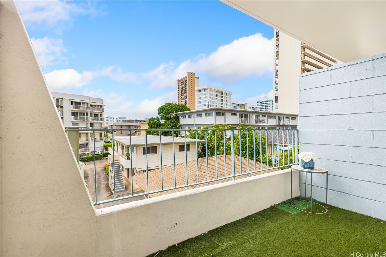 Makiki Winds Apts condo # 308, Honolulu, Hawaii - photo 8 of 16