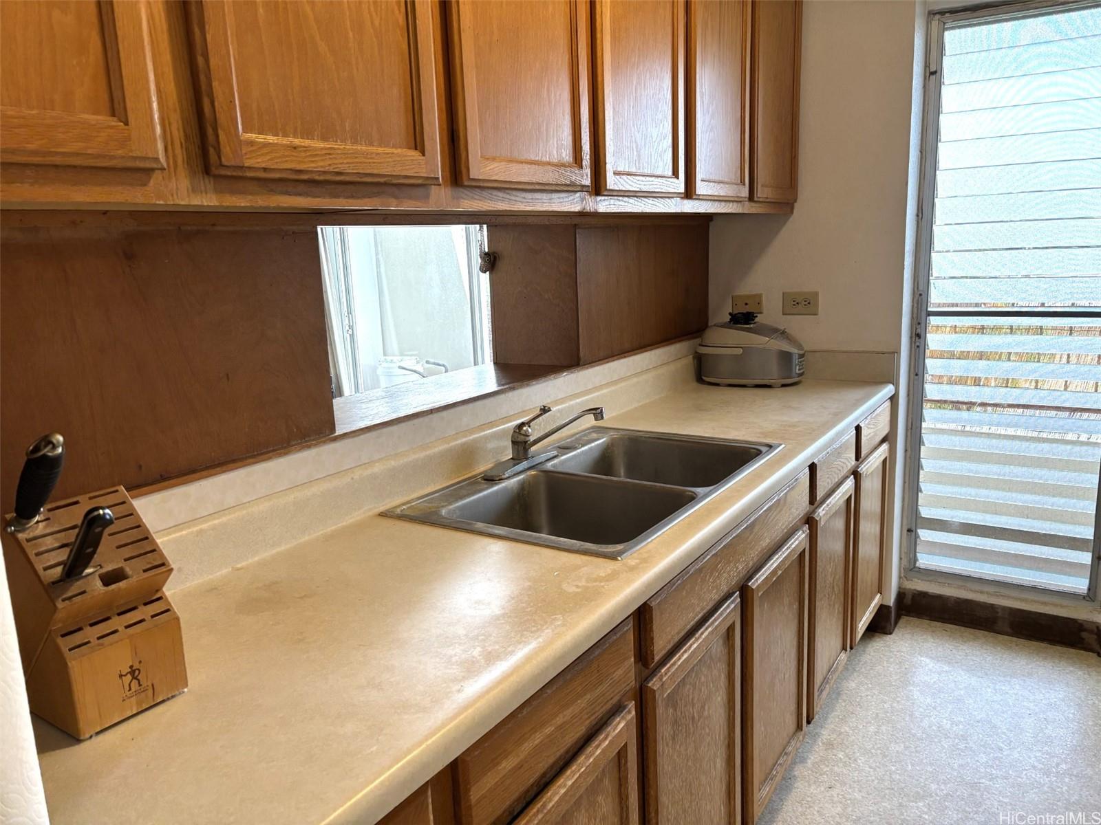 Makiki Winds Apts condo # 501, Honolulu, Hawaii - photo 6 of 16