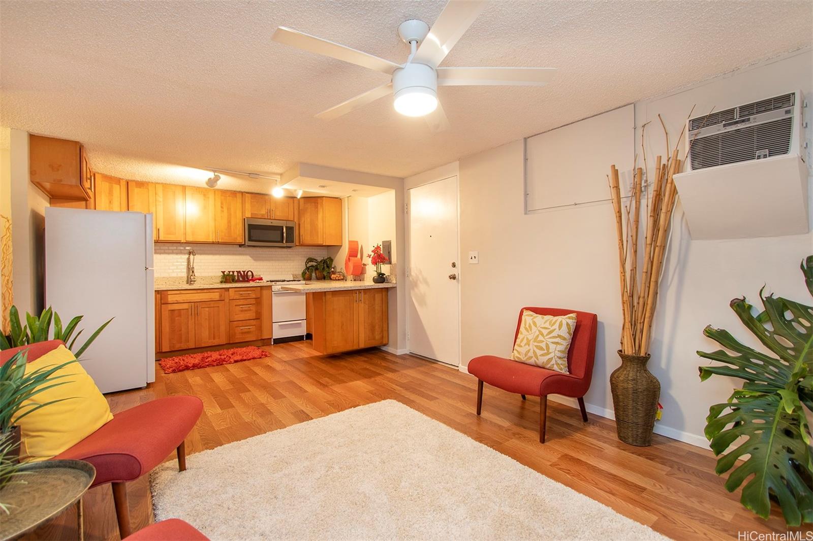 Clark Street Apts 102, 1643 Clark Street, Honolulu Punahou