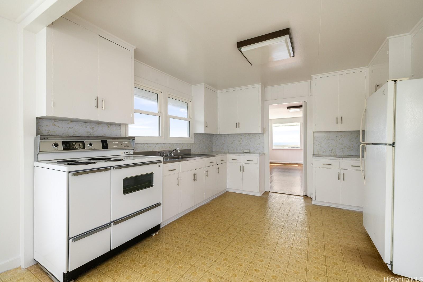 1643  Paula Dr Wilhelmina, Diamond Head home - photo 9 of 25