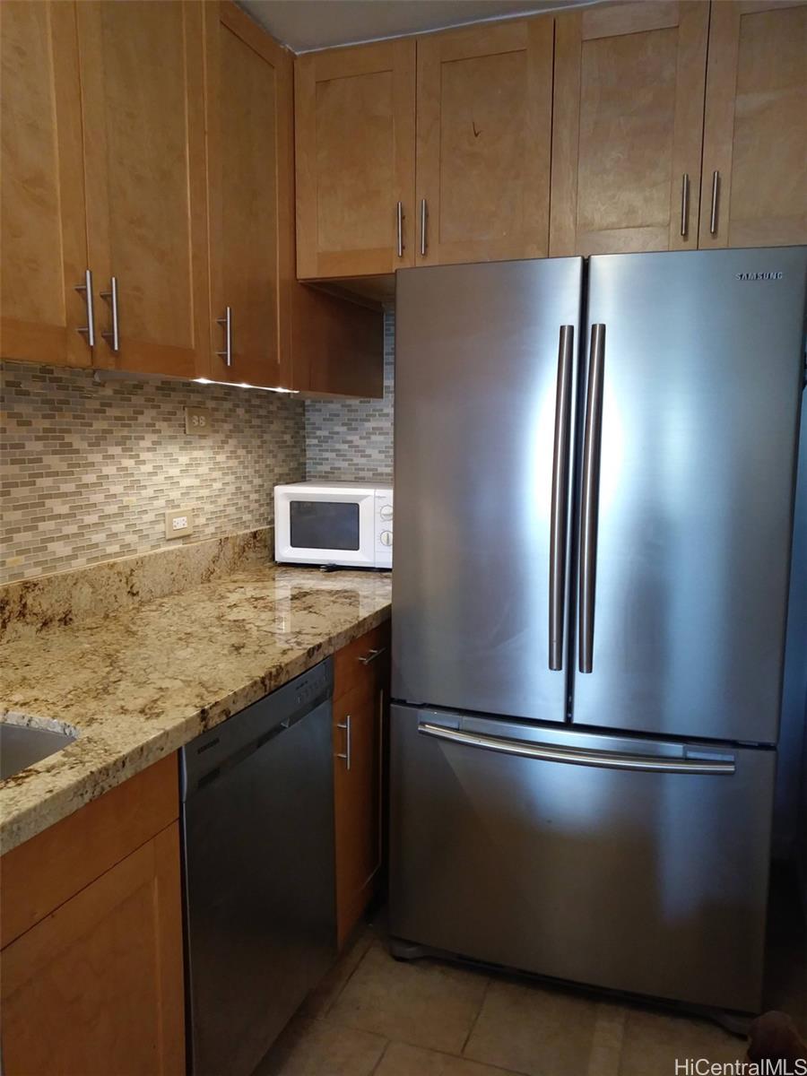 1645 Ala Wai Blvd Honolulu - Rental - photo 2 of 12