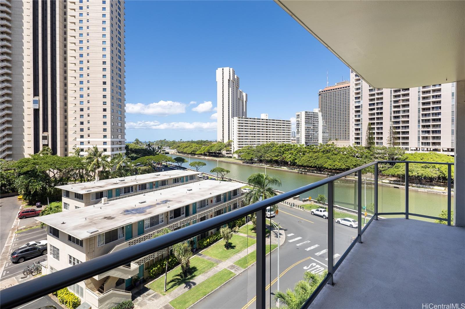 Marina Towers condo # 605, Honolulu, Hawaii - photo 2 of 24