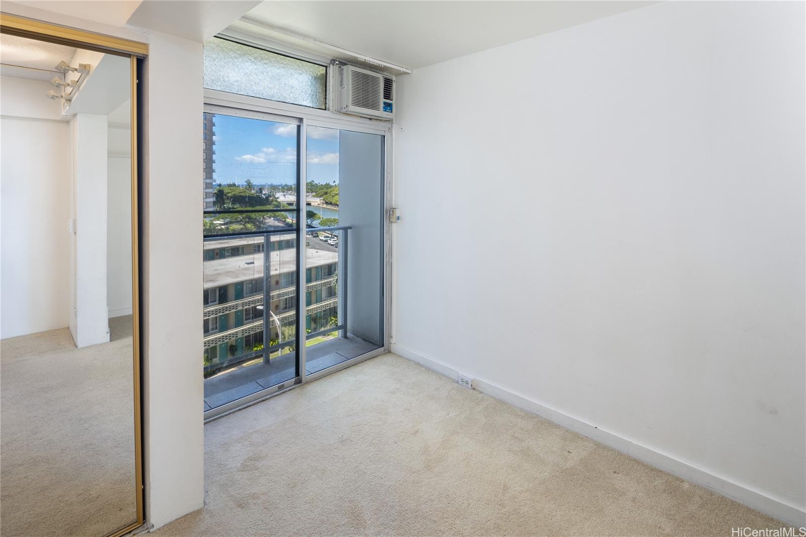 Marina Towers condo # 605, Honolulu, Hawaii - photo 11 of 24