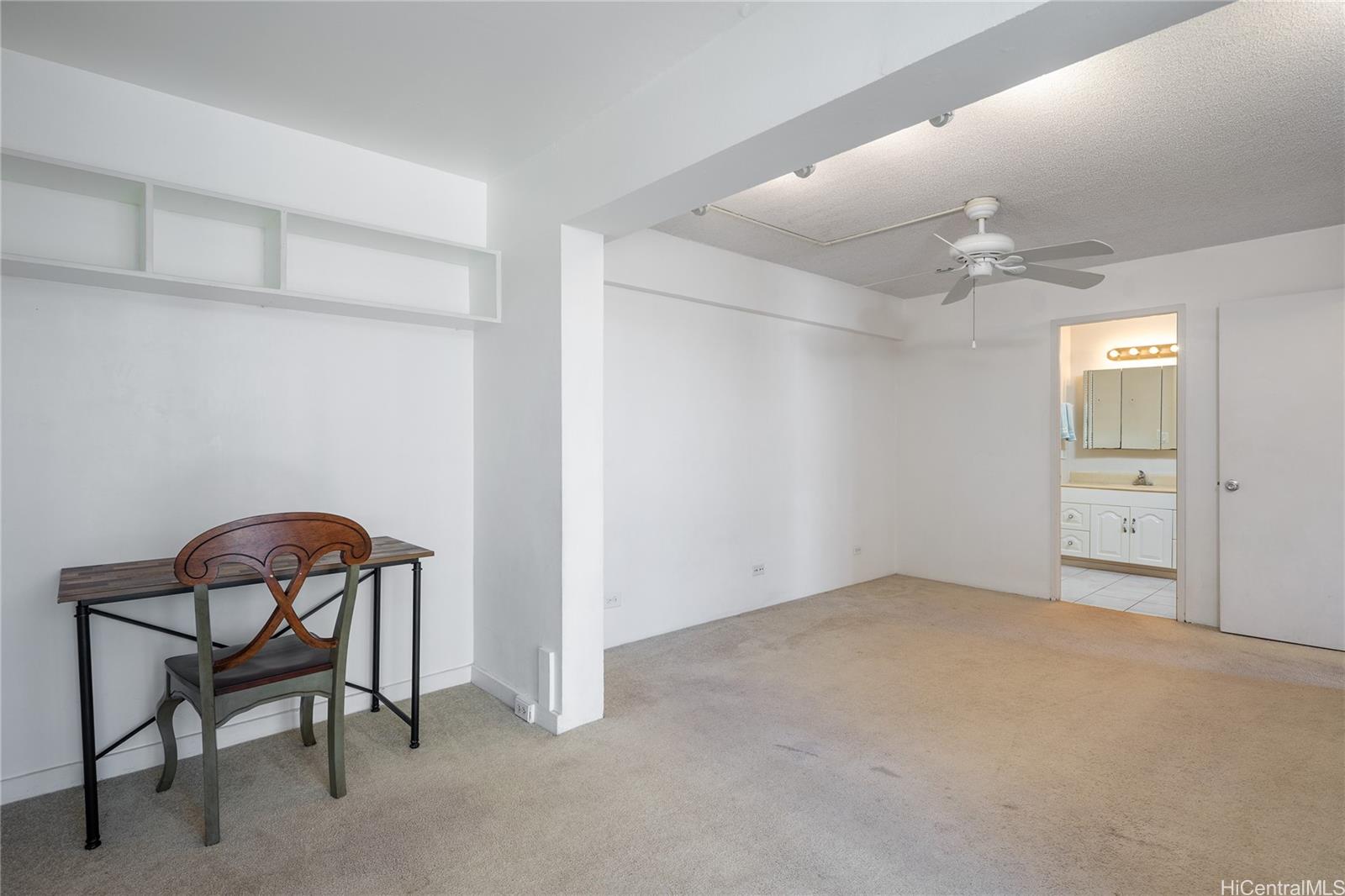 Marina Towers condo # 605, Honolulu, Hawaii - photo 12 of 24