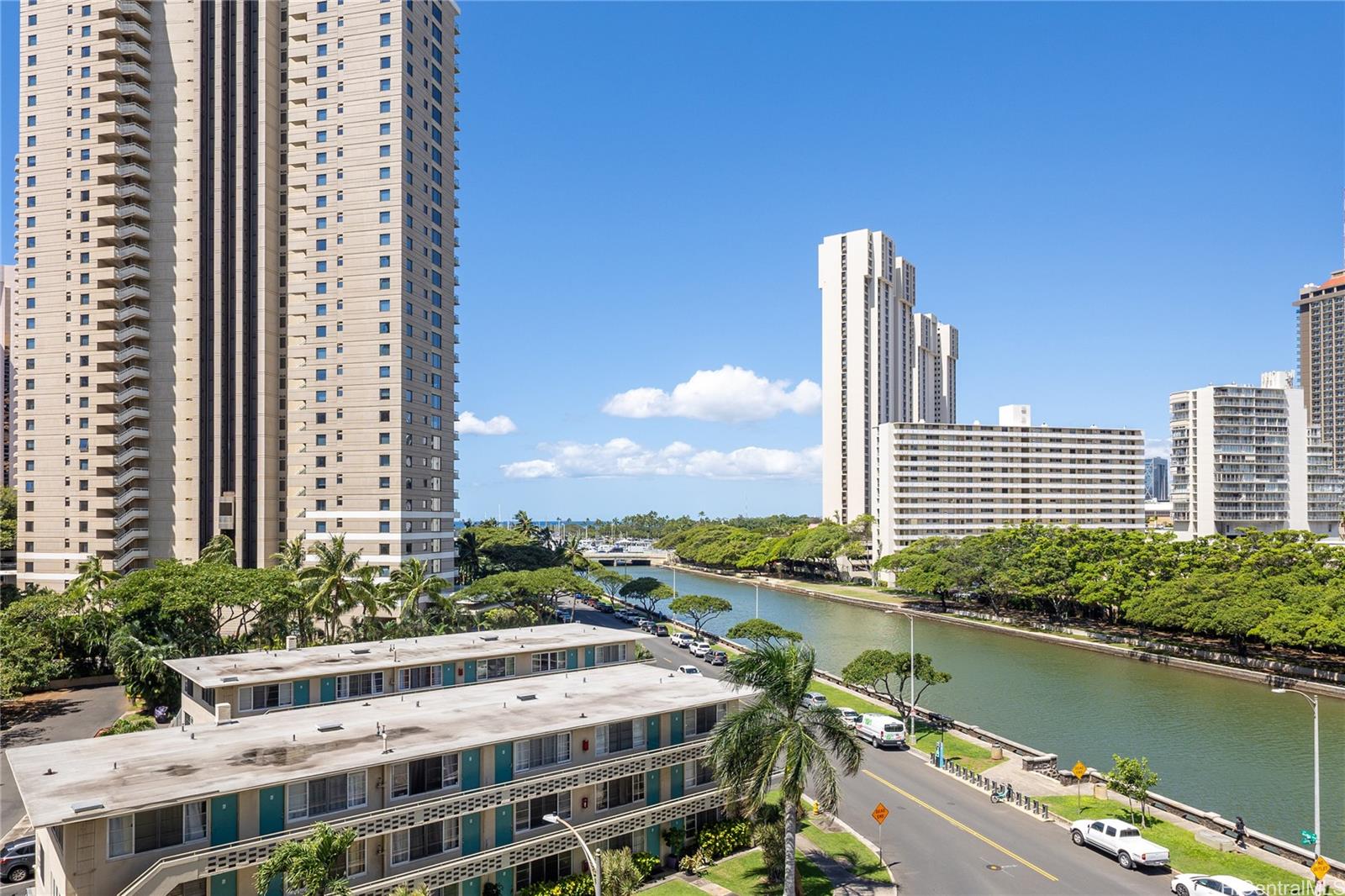 Marina Towers condo # 605, Honolulu, Hawaii - photo 15 of 24
