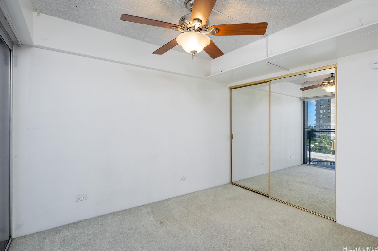 Marina Towers condo # 605, Honolulu, Hawaii - photo 9 of 24