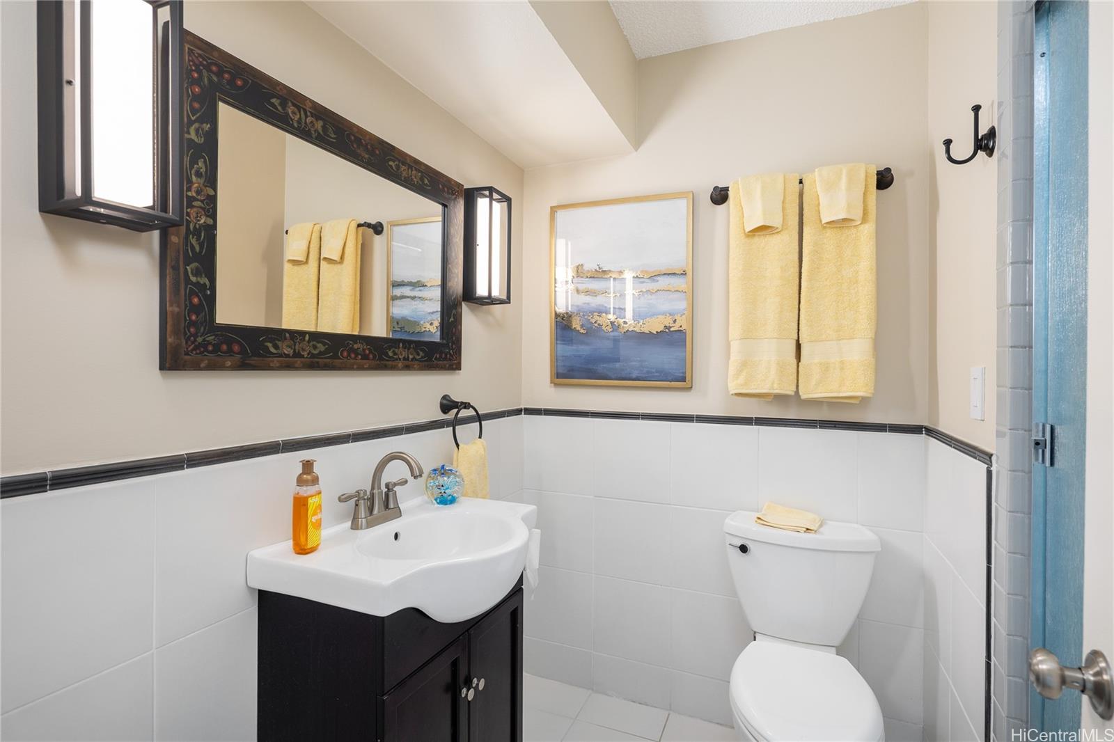 Marina Towers condo # 606, Honolulu, Hawaii - photo 13 of 24