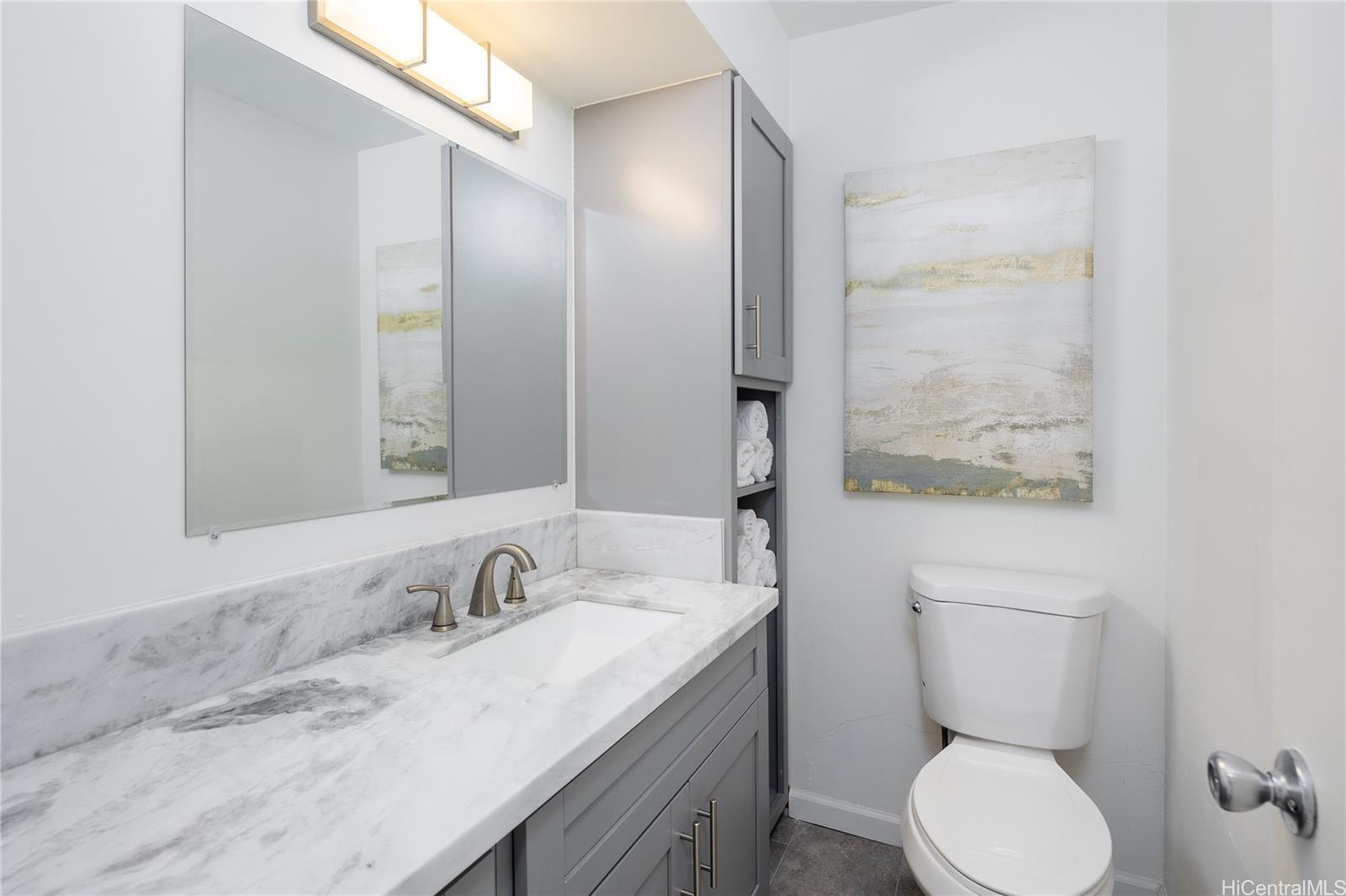 Marina Towers condo # 708, Honolulu, Hawaii - photo 12 of 24