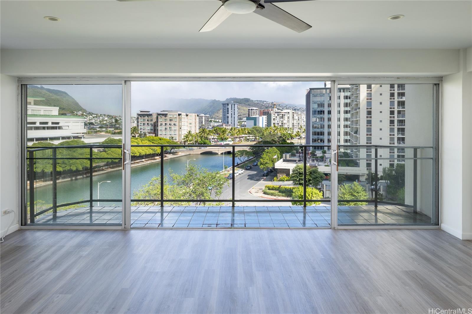 Marina Towers condo # 708, Honolulu, Hawaii - photo 14 of 24