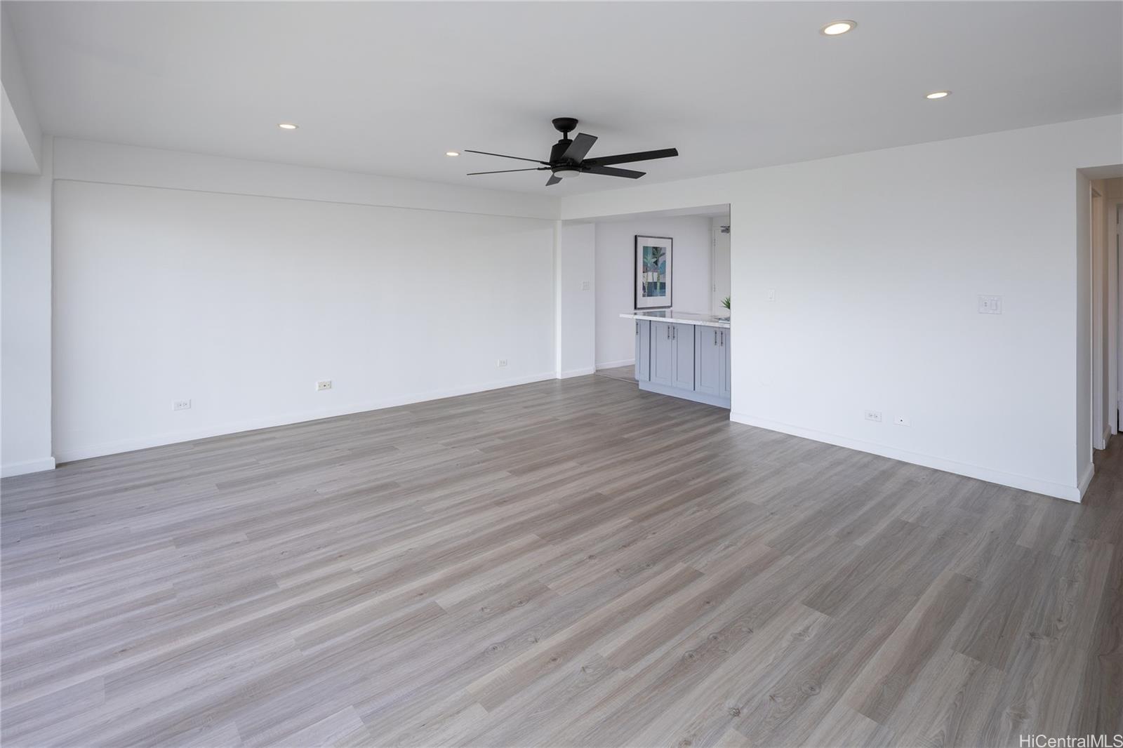 Marina Towers condo # 708, Honolulu, Hawaii - photo 5 of 24