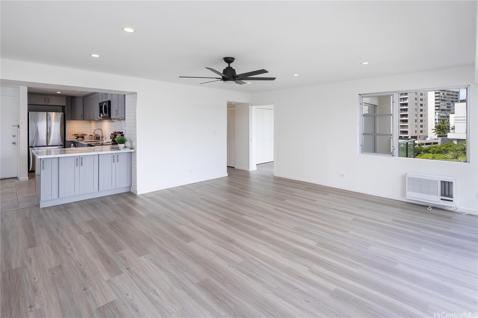 Marina Towers condo # 708, Honolulu, Hawaii - photo 6 of 24