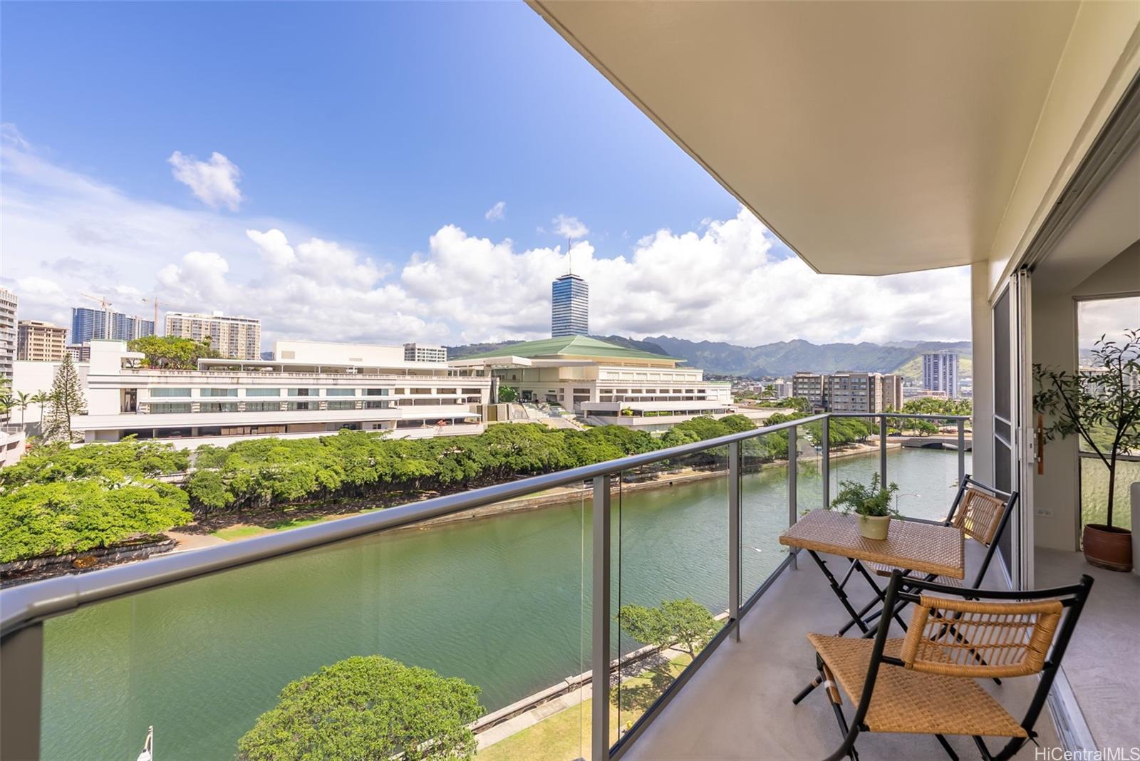 Marina Towers condo # 807, Honolulu, Hawaii - photo 16 of 21