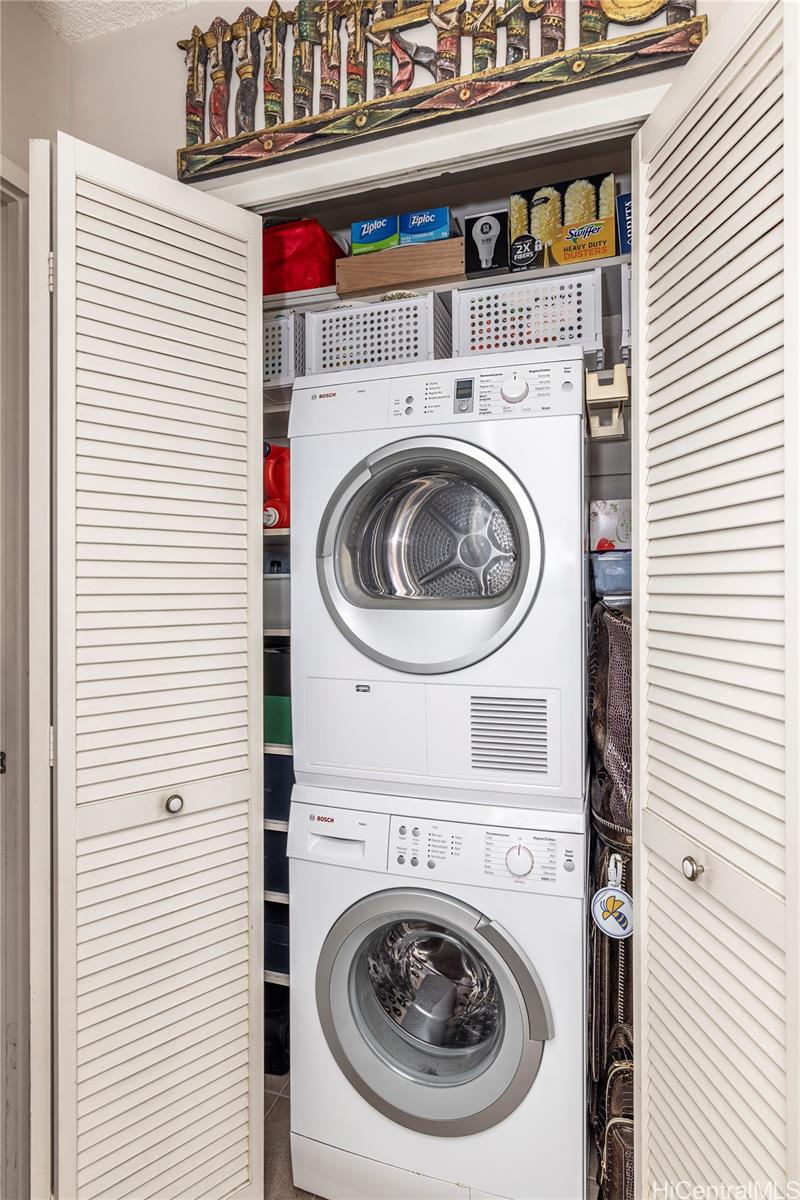 Marina Towers condo # 906, Honolulu, Hawaii - photo 12 of 22