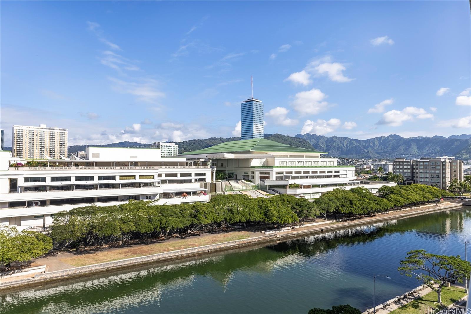 Marina Towers condo # 906, Honolulu, Hawaii - photo 15 of 22