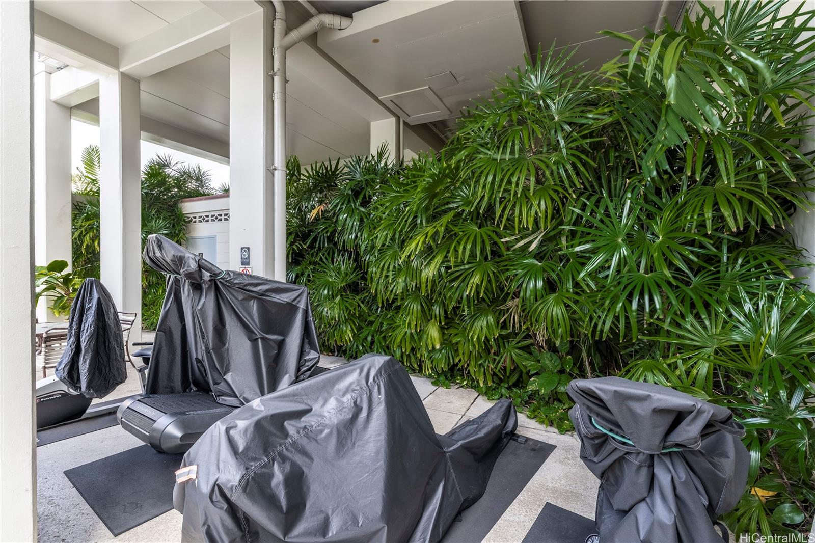 Marina Towers condo # 906, Honolulu, Hawaii - photo 20 of 24